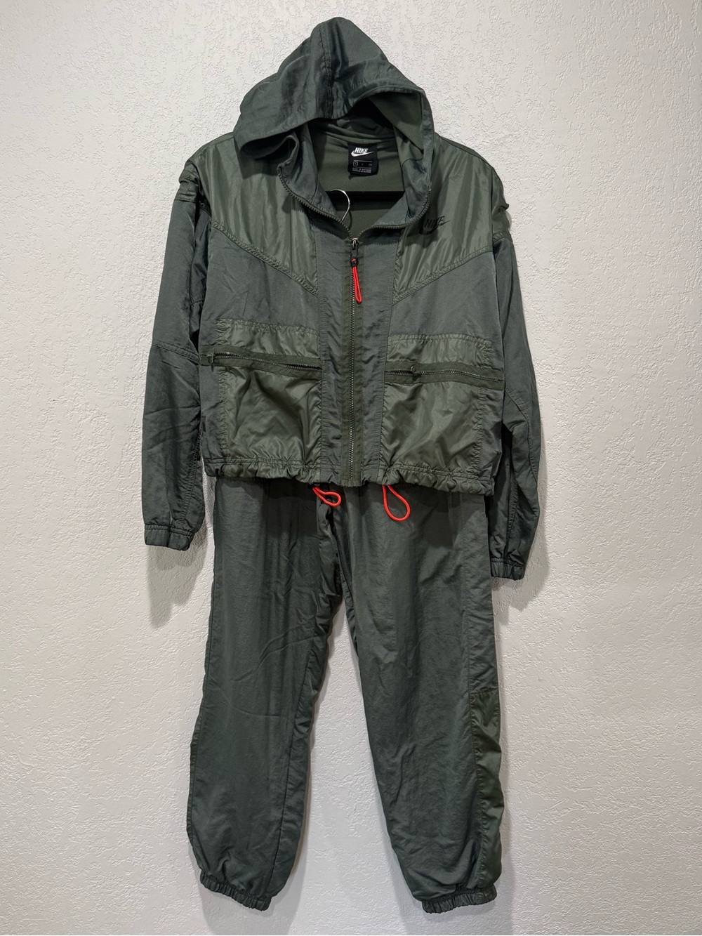 Nike Olive Green 2-Piece Windbreaker Tracksuit Set (Jacket S / Pants M)